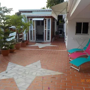petit-studio-de-charme-tout-confort.comcaribbean.com/
