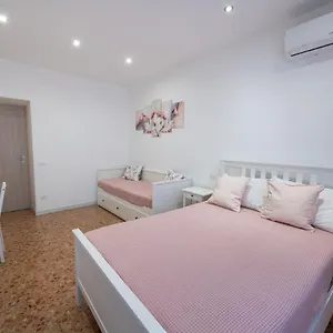 Apartment Casa Rosa Beige E Blu, Rome