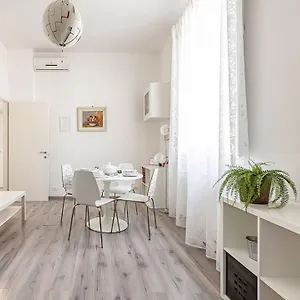 Apartment Coliseum View - Diana's House By Rentbeat, Rome