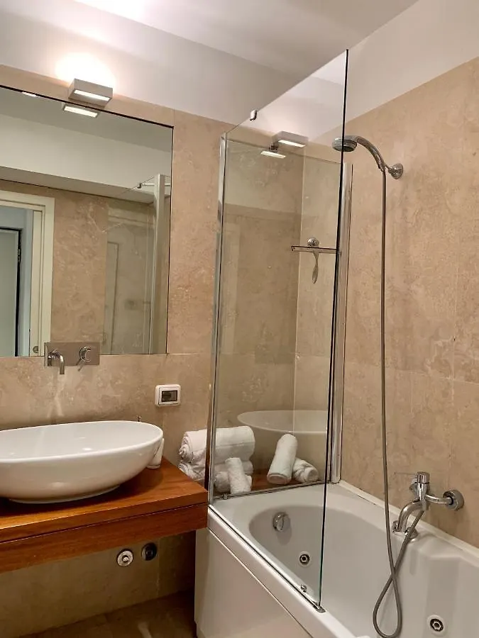 Mc - Piazza Barberini Apartment Rome
